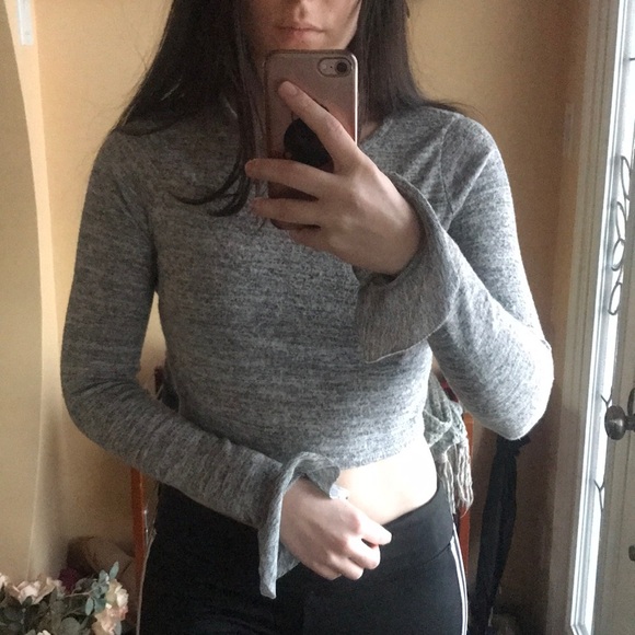 Forever21 Long sleeve crop top ✨ - Picture 4 of 5